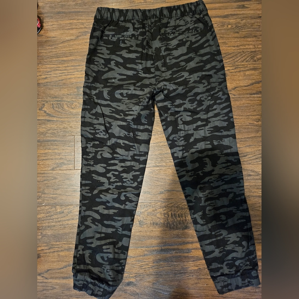 Joggers - Picture 2 of 3
